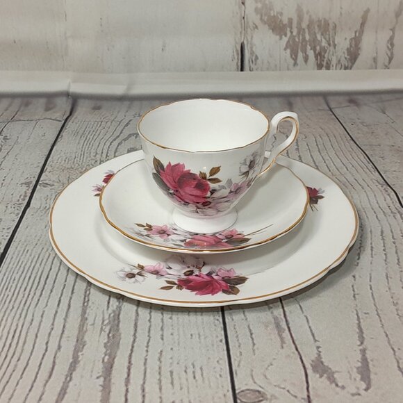 Royal Stafford Honey Bunch Tea Cup Saucer Salad Plate Floral Bone China England - Picture 16 of 16